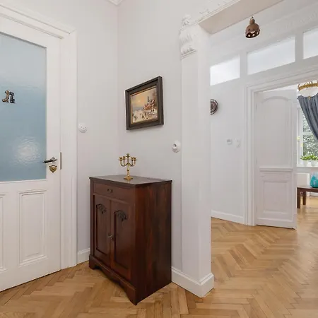 Velvet Crema - 2br For 4 - Old Town Appartement *