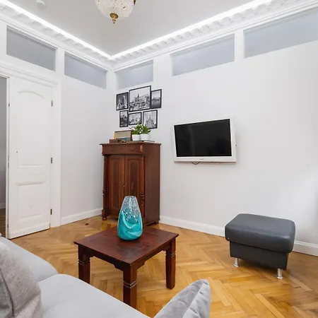 Velvet Crema - 2br For 4 - Old Town Appartement *